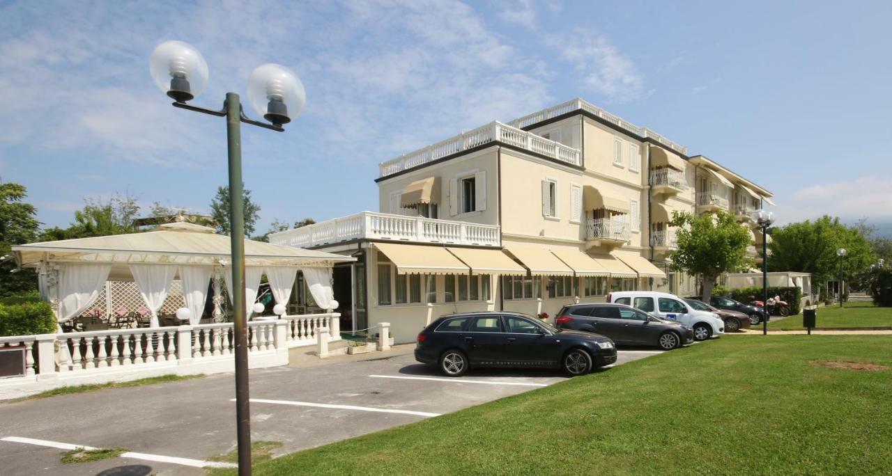 Hotel Coluccini Marina di Pietrasanta Exterior photo